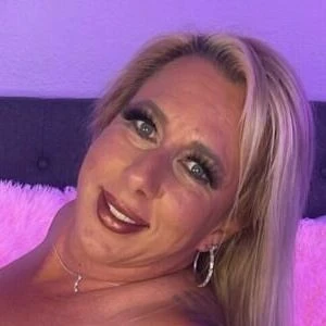 Lexi Bella