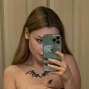 Ella_knockers_xl