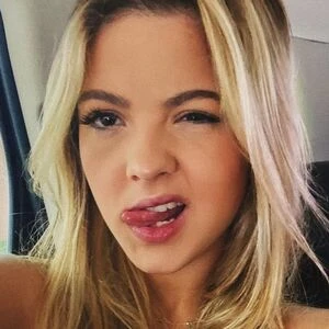 Julia Gomes