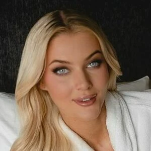 Victoria Kjær Theilvig