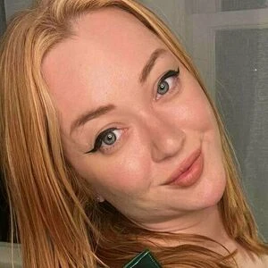 MissQueenieXOX