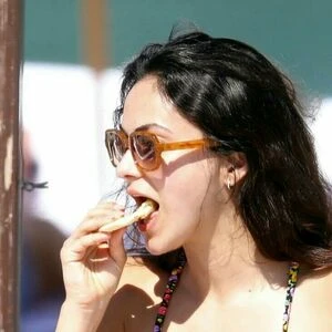 Camila Mendes