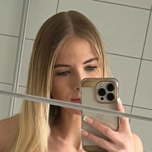 Vaanessaaa_98