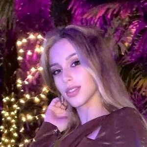 Halle Hayes