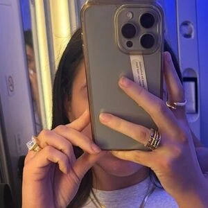 YoungFitHotwife