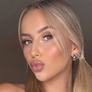 Alexis Rae