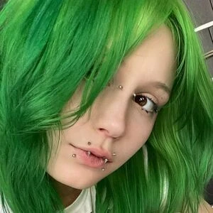 nika_alien