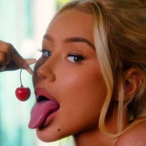 Iggy Aza