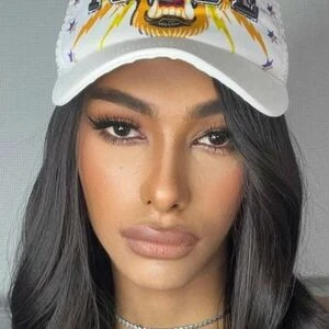 Adriana Panya TS