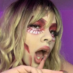 Sabrina_Bloom_