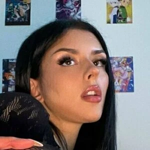 laurawaifuu