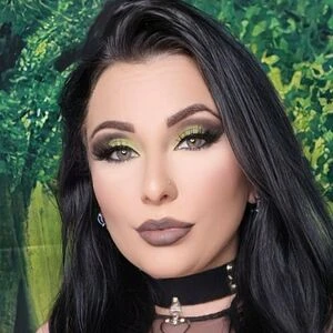 victoriacrow