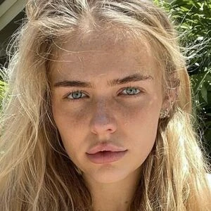 Annika Boron