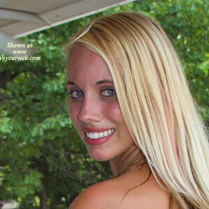 Alena Omovych