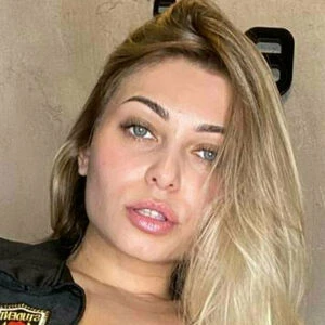 lilly_hot_toy
