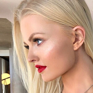 Zienna Eve