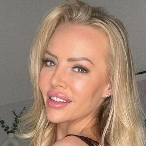officialhannahclaydon