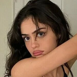 Nailea Devora