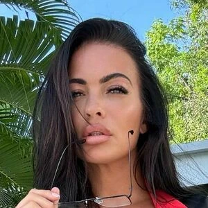 Chloe Lopezz
