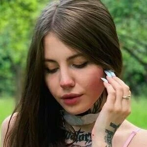 olivi_cheeky