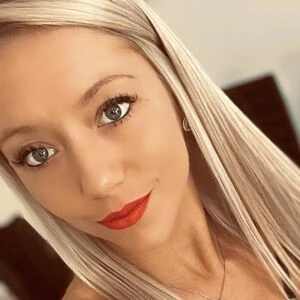 Ashley_officiel02