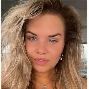 Joyce Straten