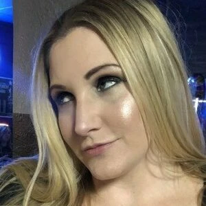 Hotwife09