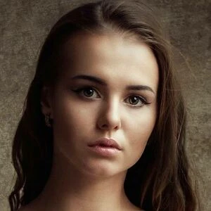 Anna Plugar