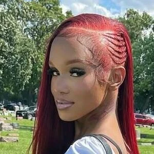 vbust4liyah