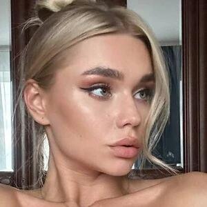 sandy_blondes