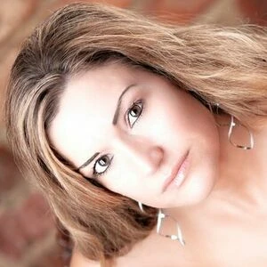 Bonnie Lynn
