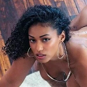 Victoria Ellyse
