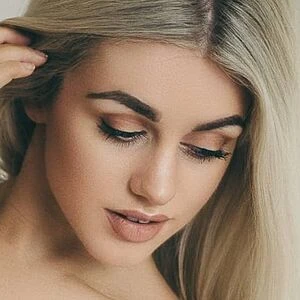 Lauryn M