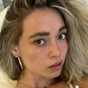 Larissa Schot