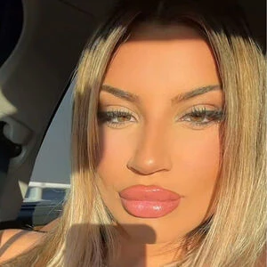 Leanora Matousi