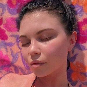 Littlebug96 / poutygirl96