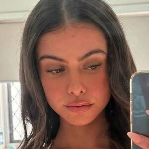 Mia Torres - mia.garla