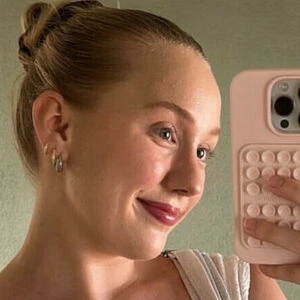Tessa Conway / tessalconway tessa.conway