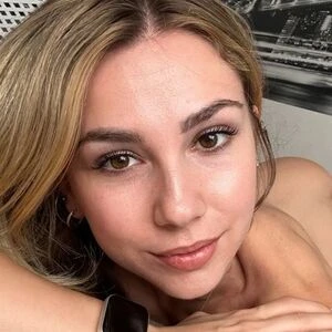 Lola Skye