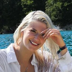 Ella Star