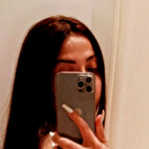 lara_khalifaa