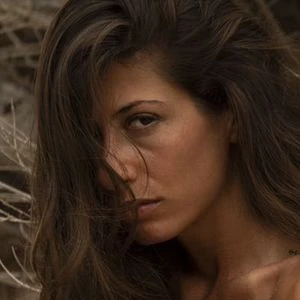 Cami Strella