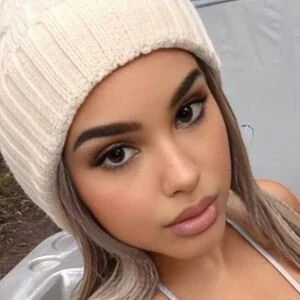 Azilia Hadid