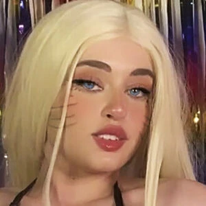MissAlikaWhite