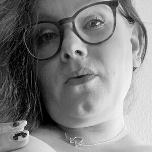 CurvyLeo93
