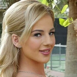 Rose Bella
