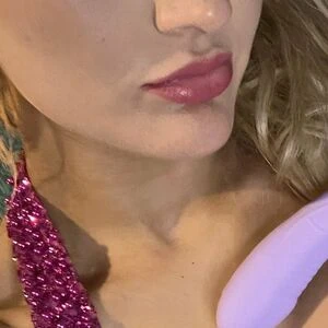 glitterygelpengirl