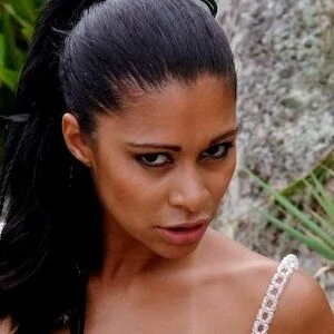 Emanuelle Diniz