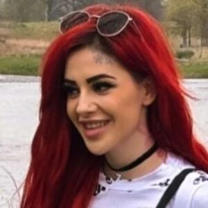 Holli Adams Vivalaholli