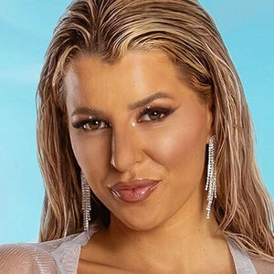 The Girls The World Love Island Fakes